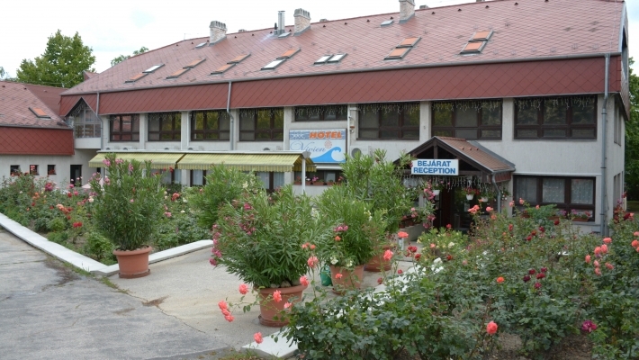 Hotel Vivien Balatonakarattya